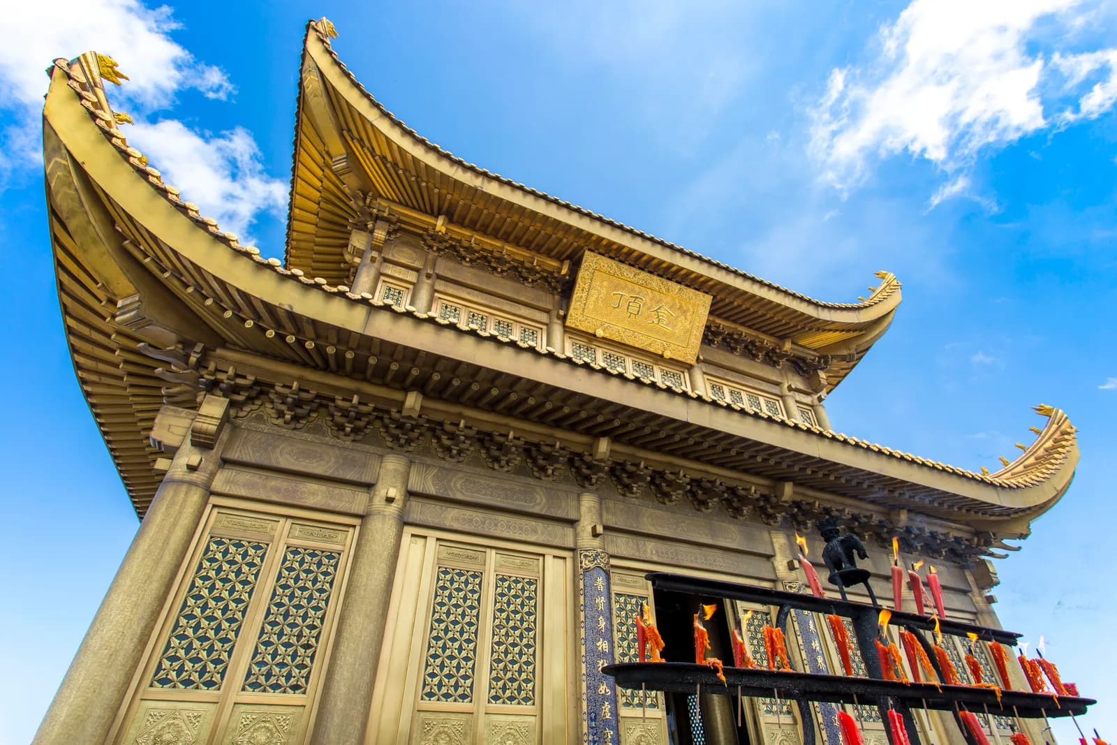 Emeishan Day Trip from Chengdu: What One Day on Mount Emei Really Buys You (and When to Stay the Night)